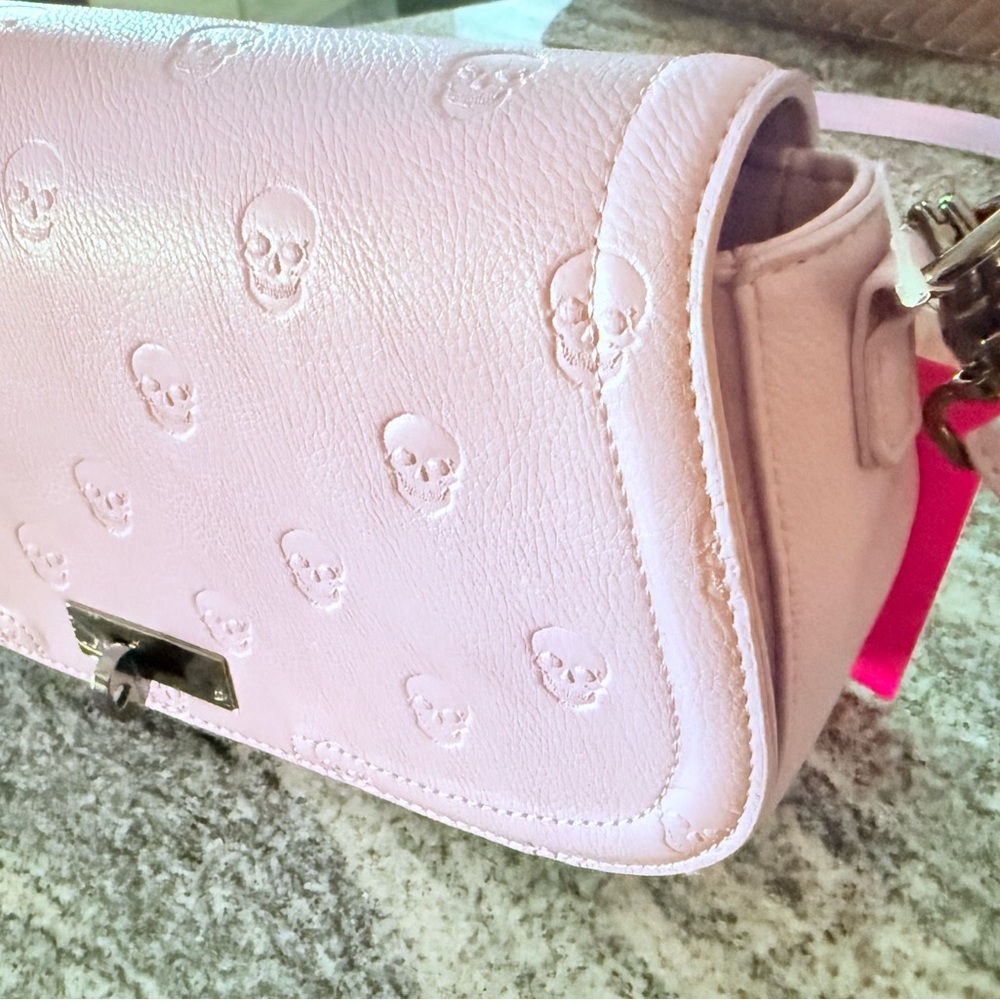 Betsey Johnson Lavender Purple Embossed Skull Crossbody Bag w Shoulder Strap NWT - Picture 4 of 11